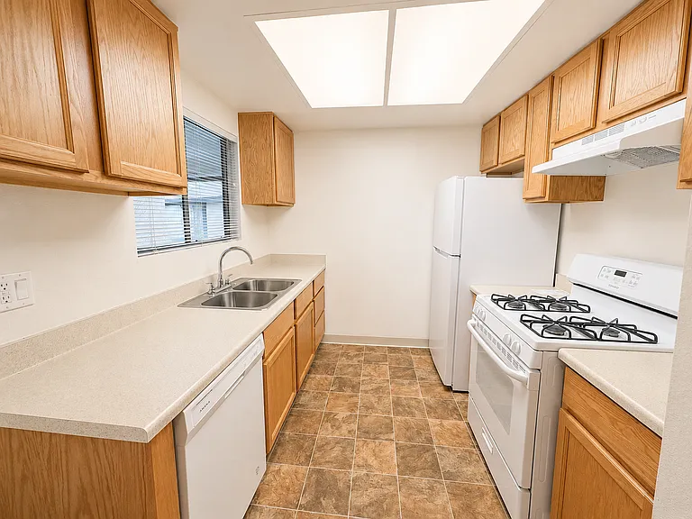 The Del Ciervo Apartments — Photo 12