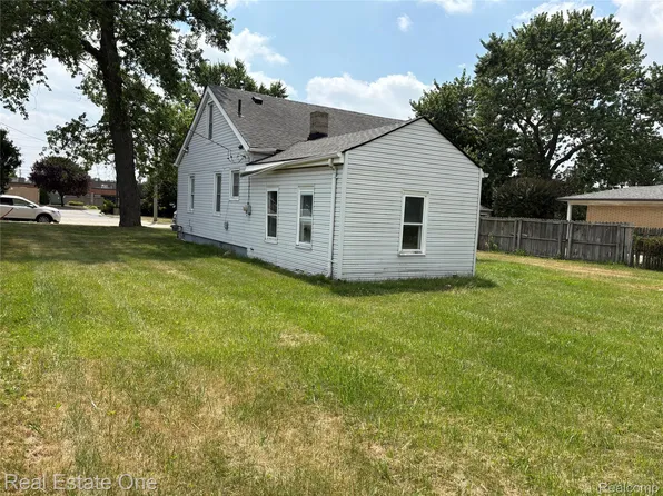 5873 Elmgrove Ave, Warren, MI 48092