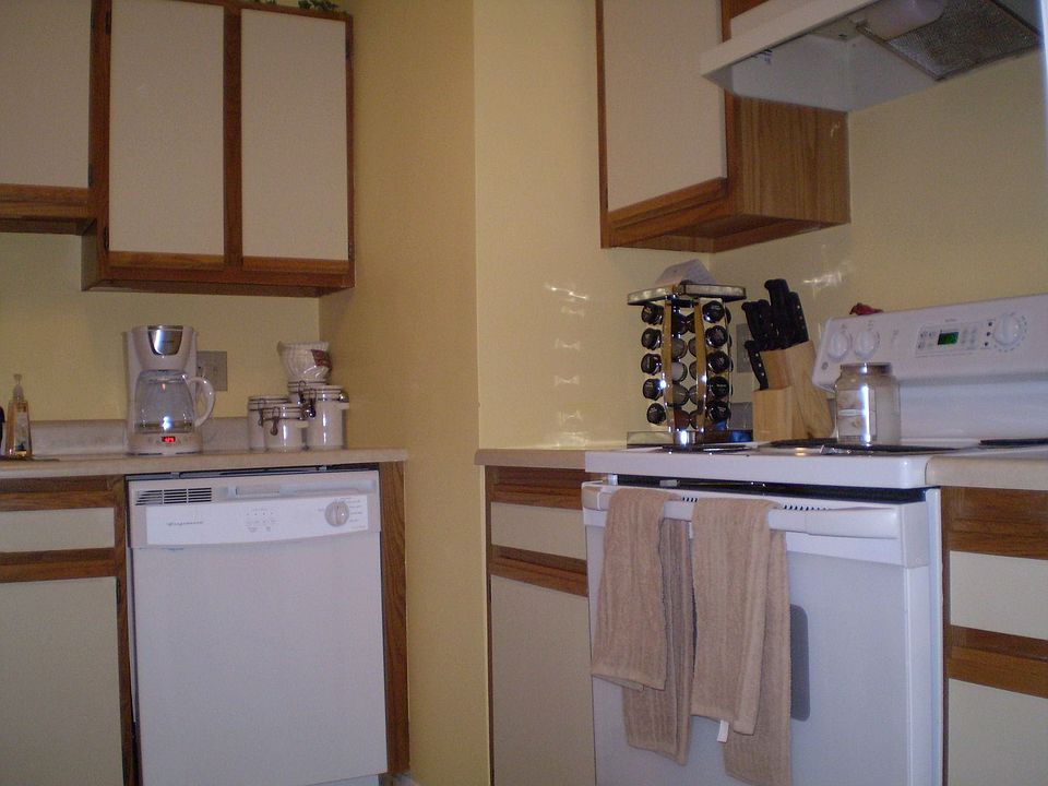 2nd image of 200 Manville Hill Rd APT E120