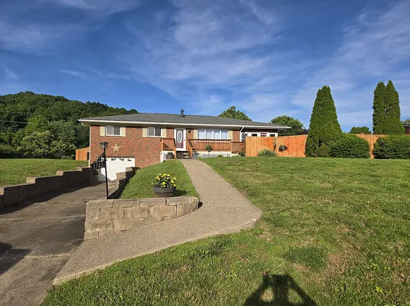 1742 Ravenswood Rd, Ravenswood, WV 26164