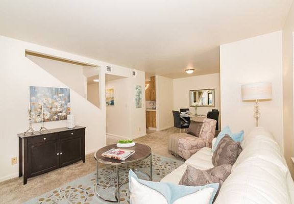 4th image of 927 Mariner Dr APT C