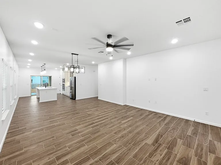 15113 Ambition Ave — Photo 5