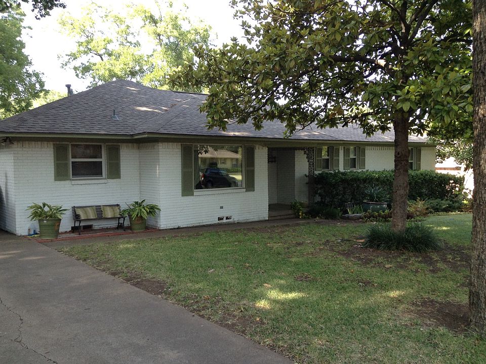 1st image of 909 Carney Dr