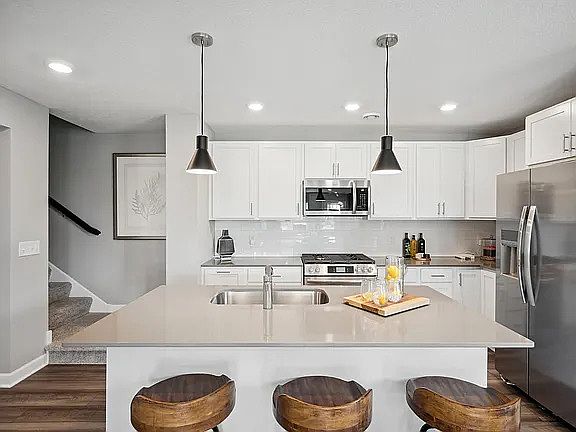 Kitchen/Center Island