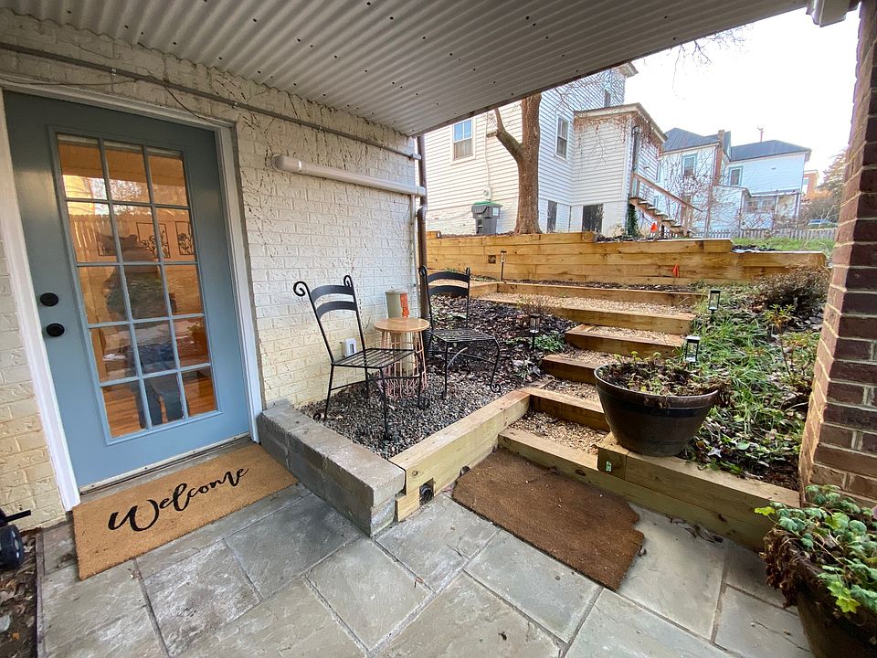 Patio and door to the unit.
