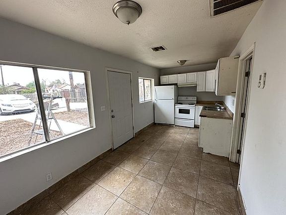 2nd image of 1834 E Yale St #1