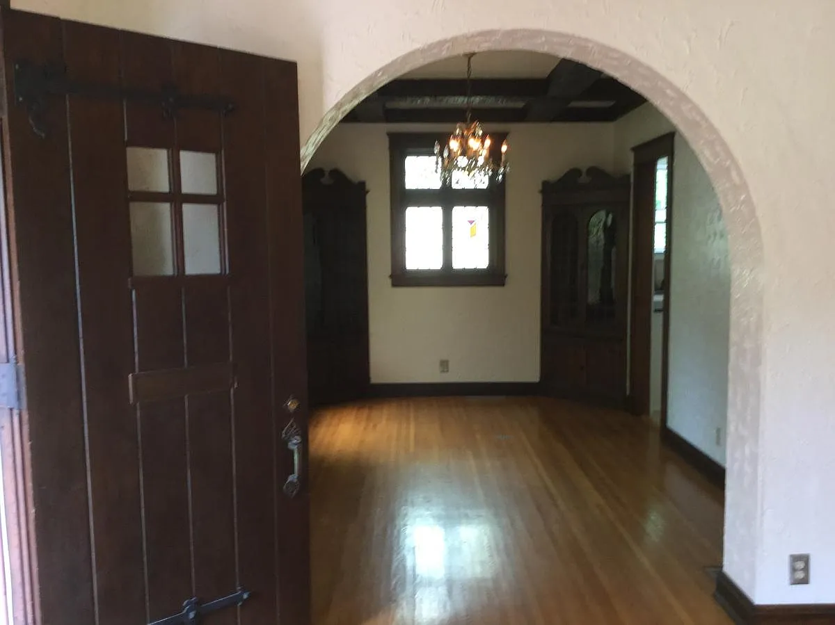 513 Dover Road — Photo 2