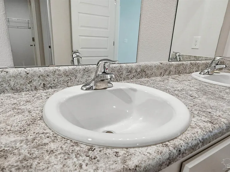 5367 Peach Dr — Photo 40