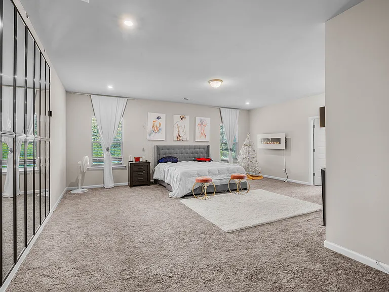 1518 Valley Brook Dr SW — Photo 13