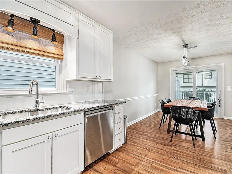 1118 Capital Club Cir NE — Photo 11