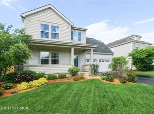 440 W Savoy Dr, Round Lake, IL 60073