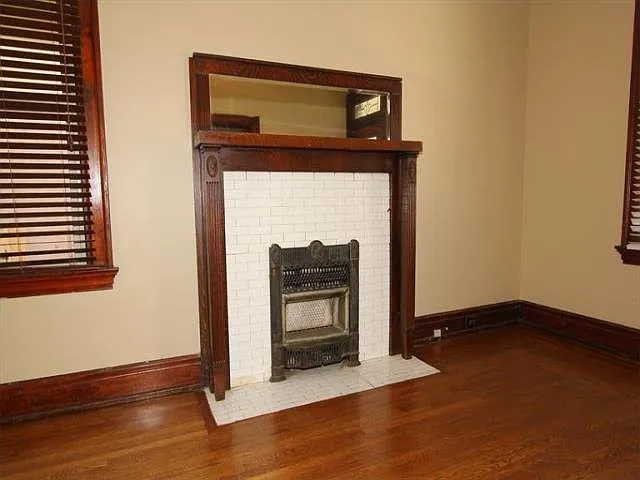 318 E 4th St #2 — Photo 11