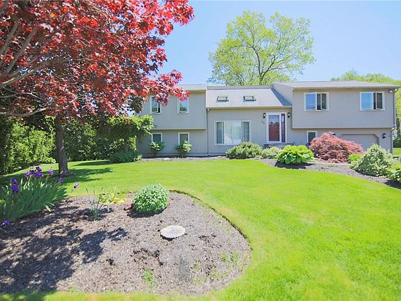 4th image of 22 Lily Dr