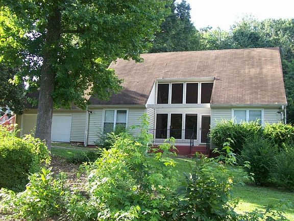 2nd image of 6812 Oakland Dr