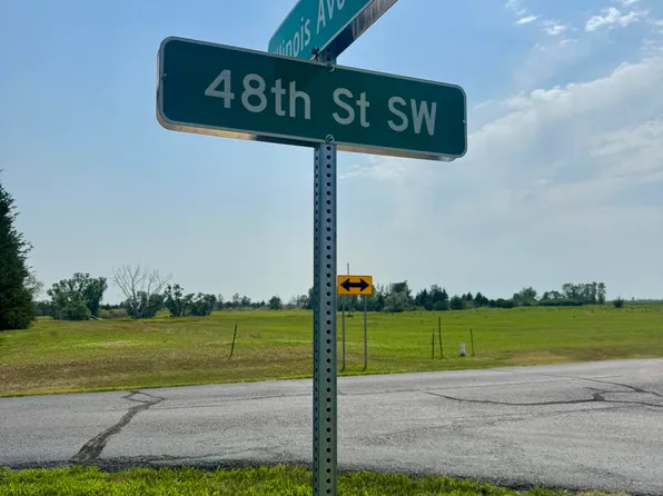 48th & Illinois, Huron, SD 57350