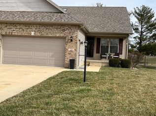 710 Dennis Dr, Mahomet, IL 61853