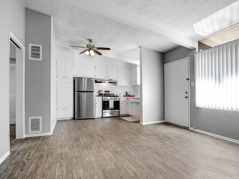 6706 Laurelgrove Ave — Photo 18