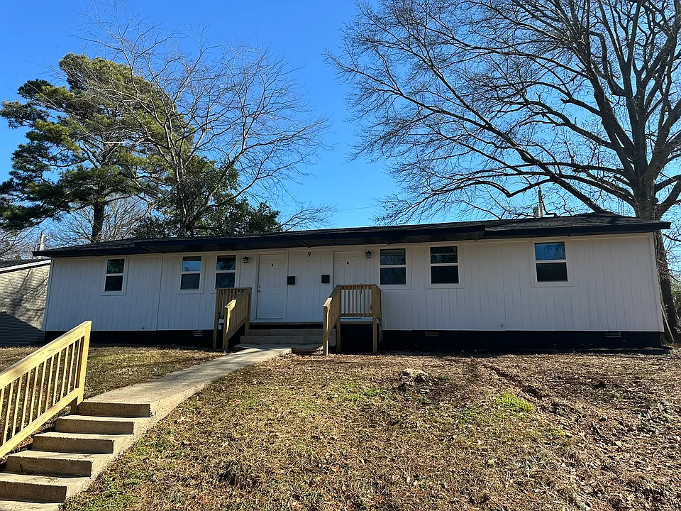 2 bed, 1.0 bath, $950