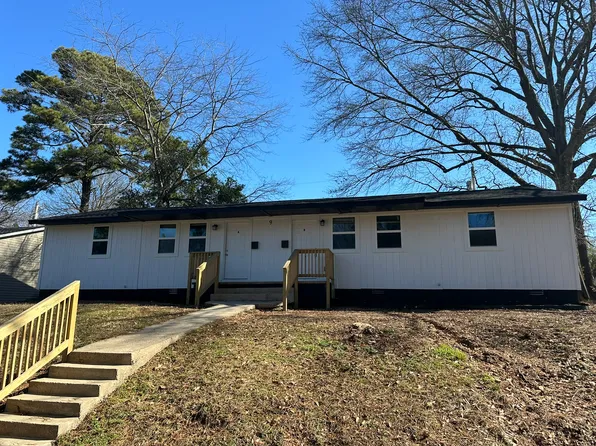 2 bed, 1.0 bath, $950, 9 Hiland Pl #A, Benton, AR 72015