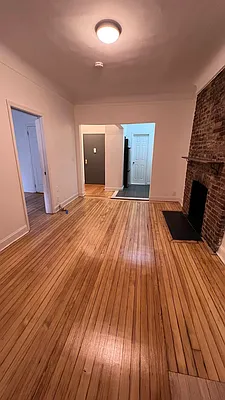 Rented by Salon Realty Corp | media 1