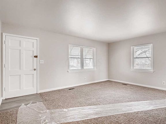 3rd image of 3533 Medina Ave