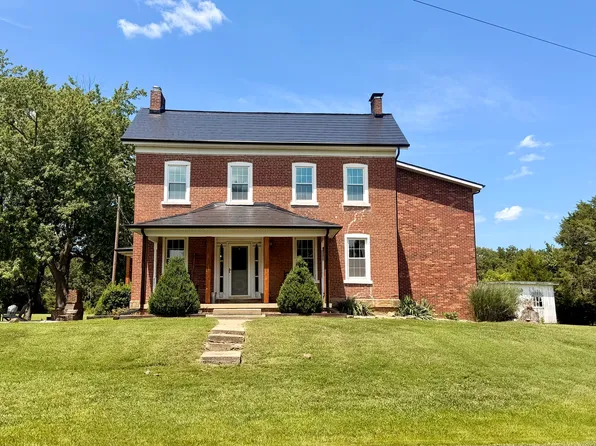 2301 Bundyville Rd, Walnut Hill, IL 62893