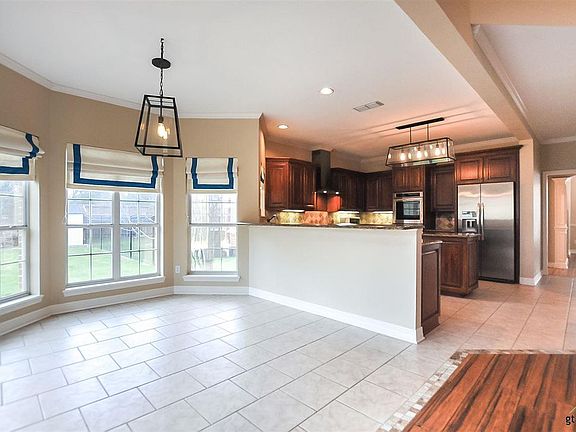 3rd image of 1310 Hermitage Ct