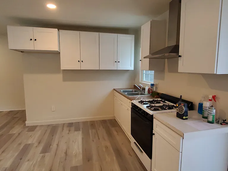 566 E Fernleaf Ave #B — Photo 6