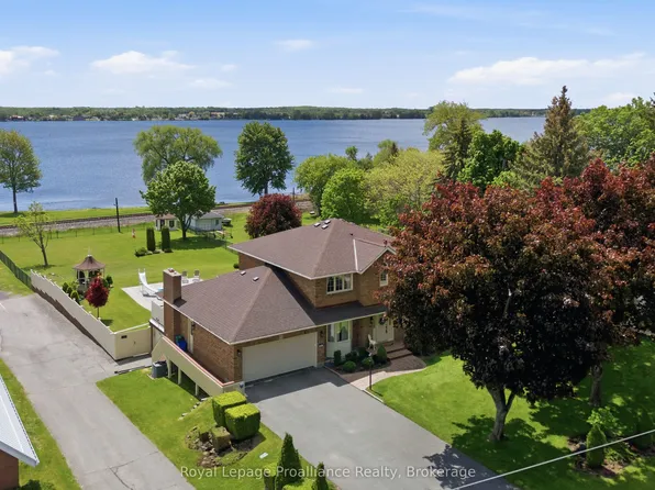 261 Dundas St W, Belleville, ON K8P 1A9