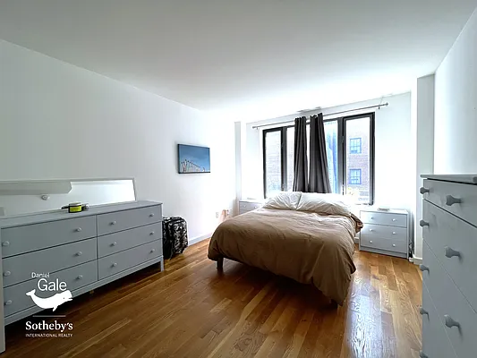 Rented by Daniel Gale Sotheby's International Realty | media 10