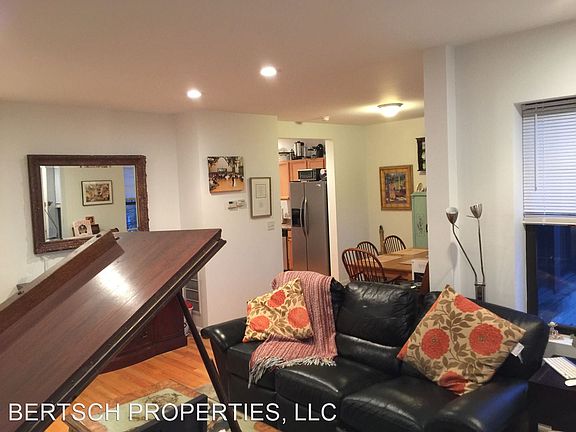 5th image of 2502 W Catalpa Ave #2