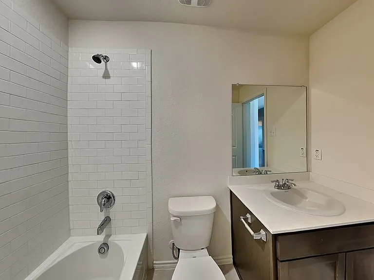 2909 Menguita St — Photo 18