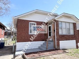 8344 Eton Pl, Saint Louis, MO