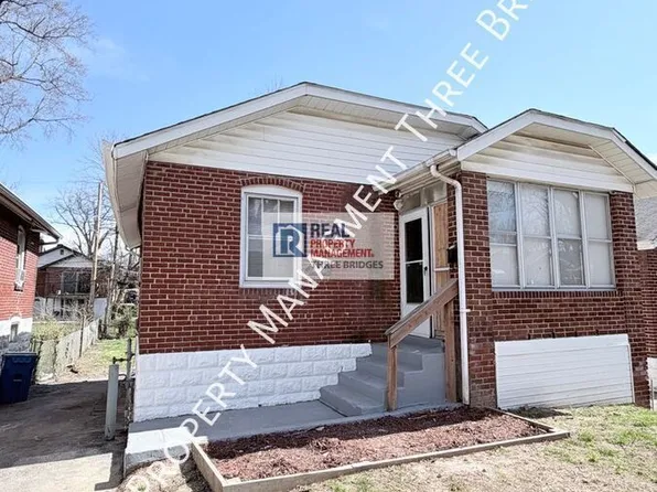 8344 Eton Pl, Saint Louis, MO 63136