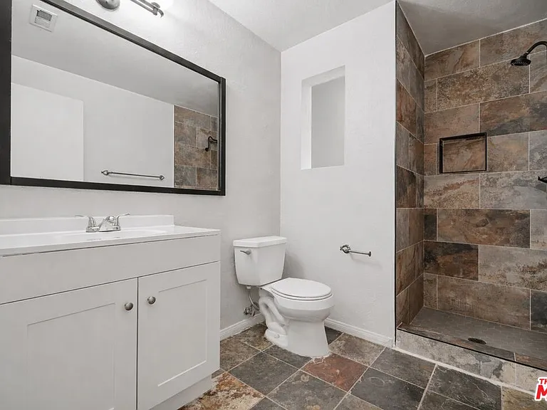 Willowcrest Ln — Photo 16