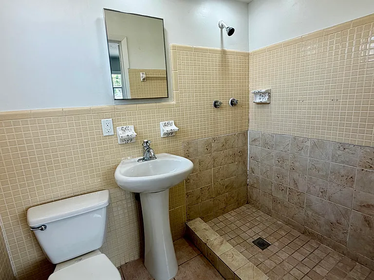 3041 NE 20th Ter #4 — Photo 9