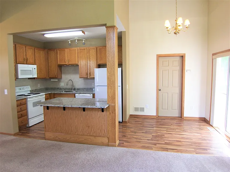 3531 Abercrombie Ln — Photo 2