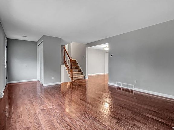 5th image of 217 Altair Dr