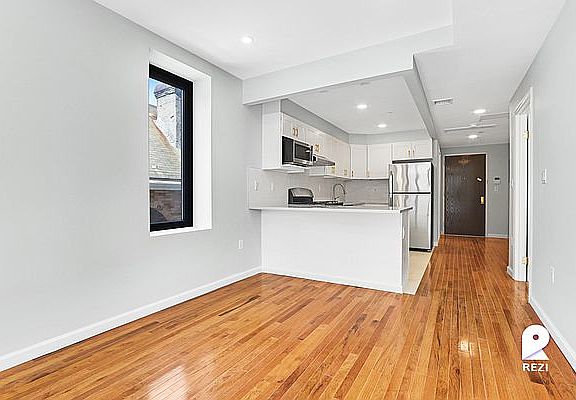 2nd image of 14836 89th Ave #3C