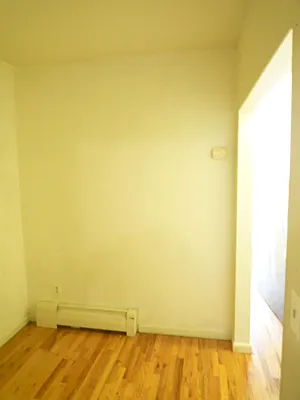 Rented by DSA Realty Midtown West | media 35