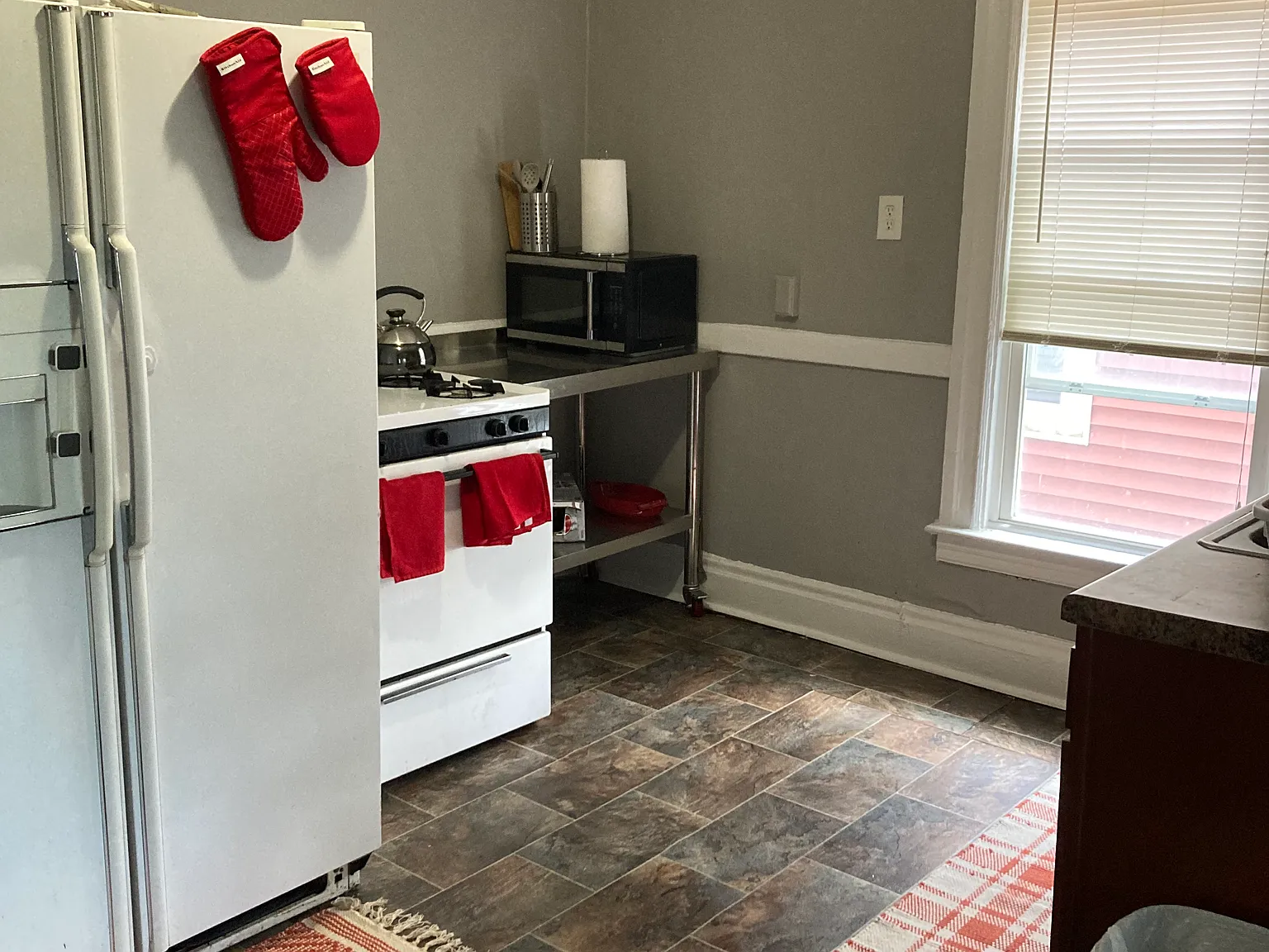 3 bed, 1400 sqft, $750 — Photo 3