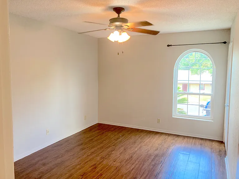 910 Duncan Ln #2 — Photo 6