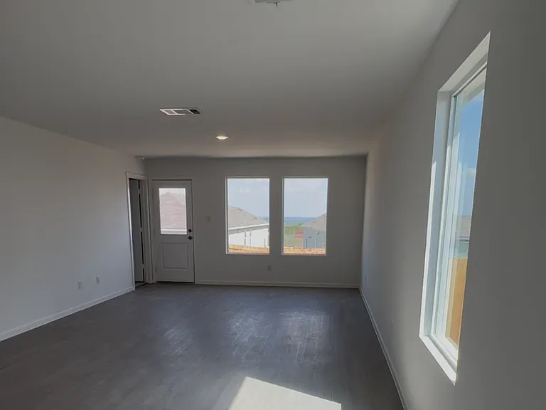 472 Sarah Way — Photo 6