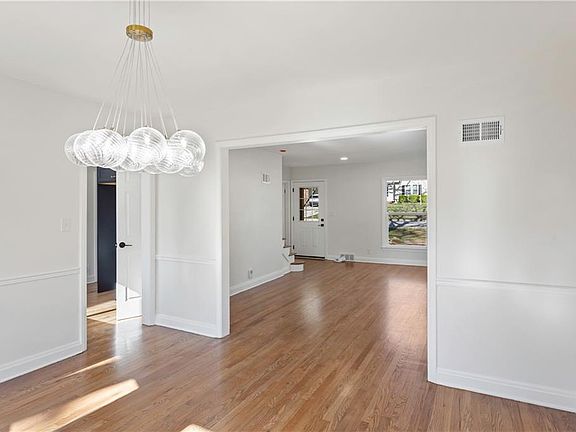 5th image of 5232 Clark Dr