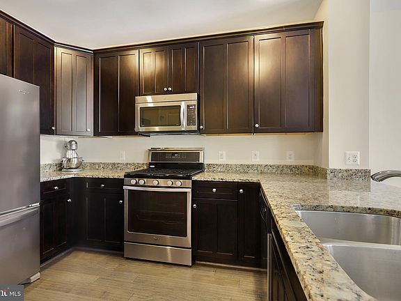 4th image of 12769 Lotte Dr
