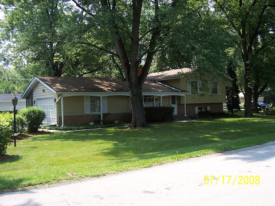 1st image of 3S423 Tamarack Dr