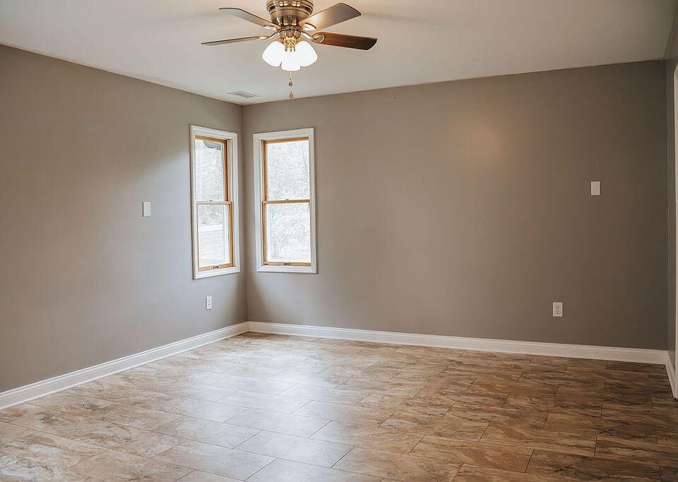 1st image of 244 Sycamore Rd