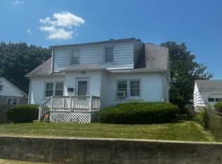 75 Omega St, Bridgeport, CT 06606