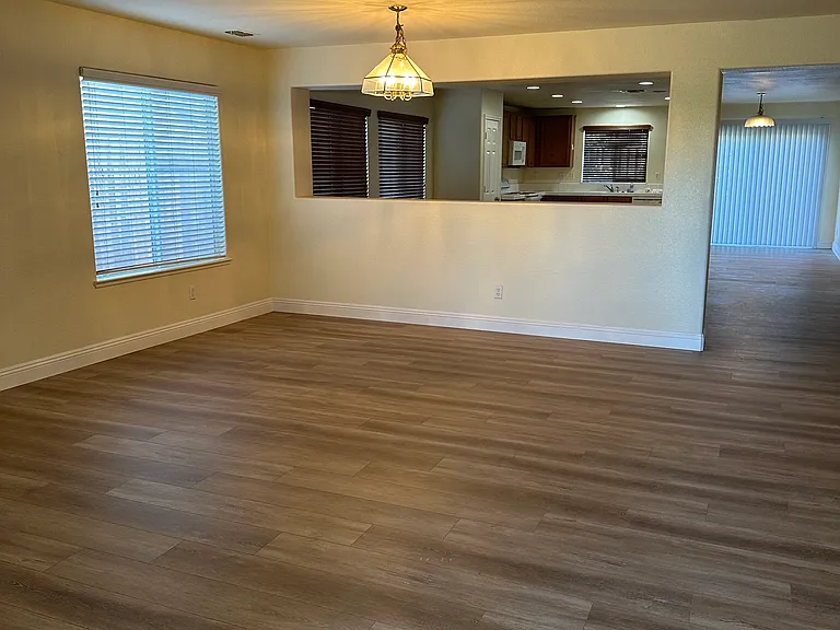 3607 Monroe Dr — Photo 5