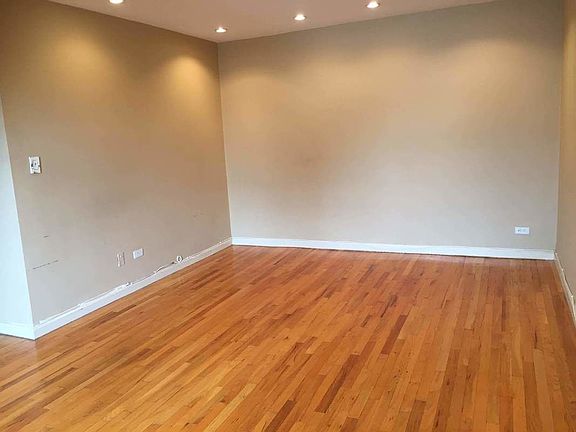 5th image of 3044 29th St APT 6